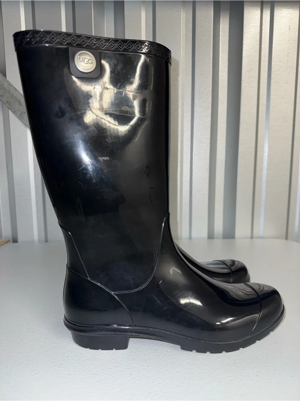women's black glossy UGG Shaye rain boots size 10